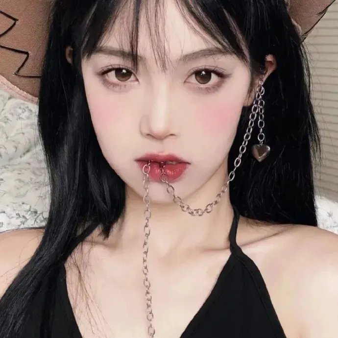 离婚后嫁给前夫死对头被宠成宝